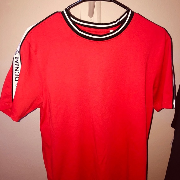 Guess t shirt - Picture 3 of 3